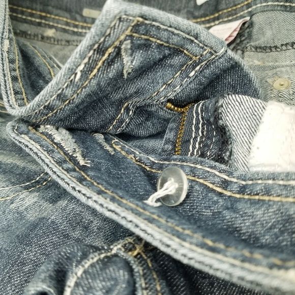 * Candie's Blue Ladies Size 5 Distressed Jean Capris Pants - Picture 3 of 11